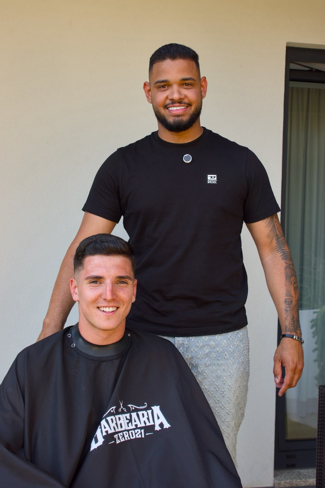 Barbearia 021 Barbeiro e Cliente